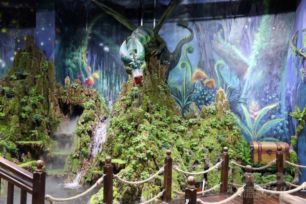 科技展廳設(shè)計(jì)中如何利用可視化和互動(dòng)展示方式吸引參觀者？